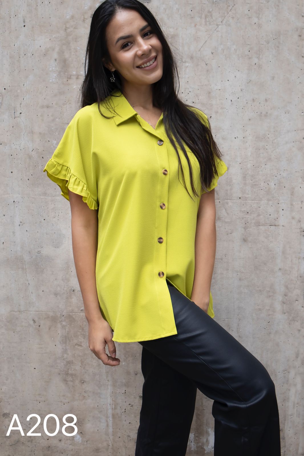 A208 - Blusa Manga Corta con Vuelo