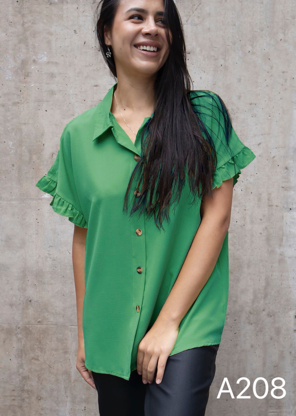 A208 - Blusa Manga Corta con Vuelo