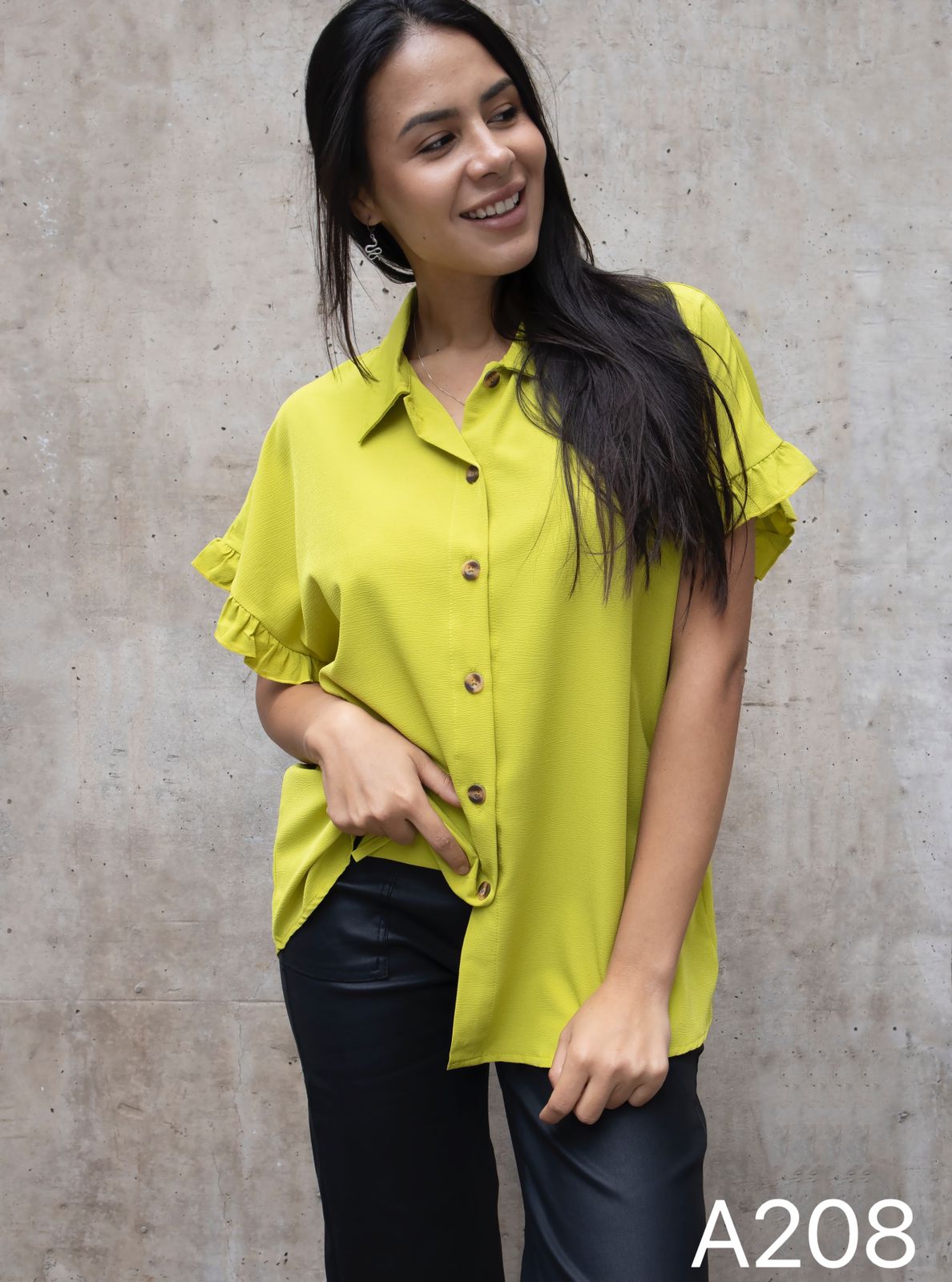 A208 - Blusa Manga Corta con Vuelo
