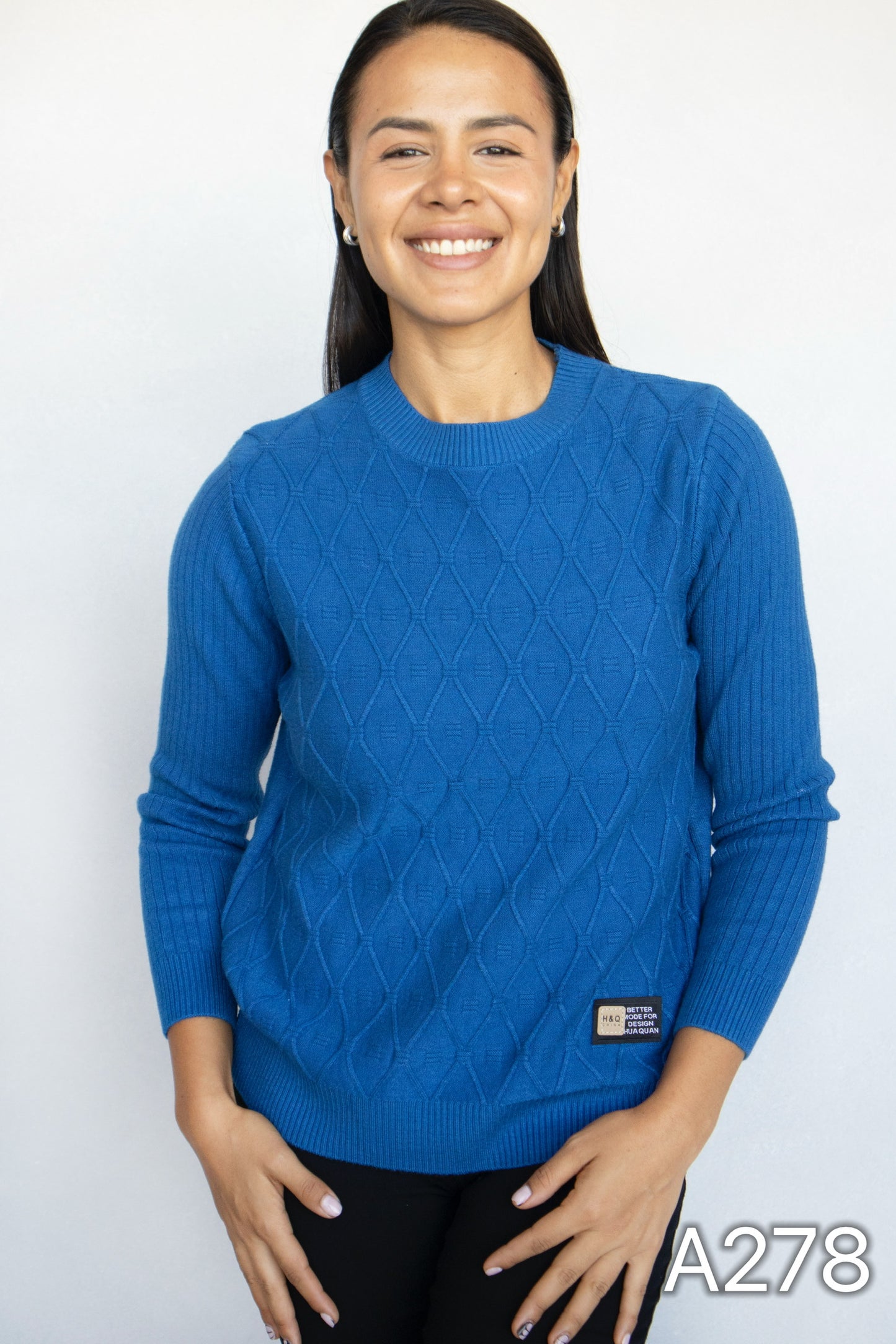 A278 - Sweater de Lana Cuello Redondo con Relieve: