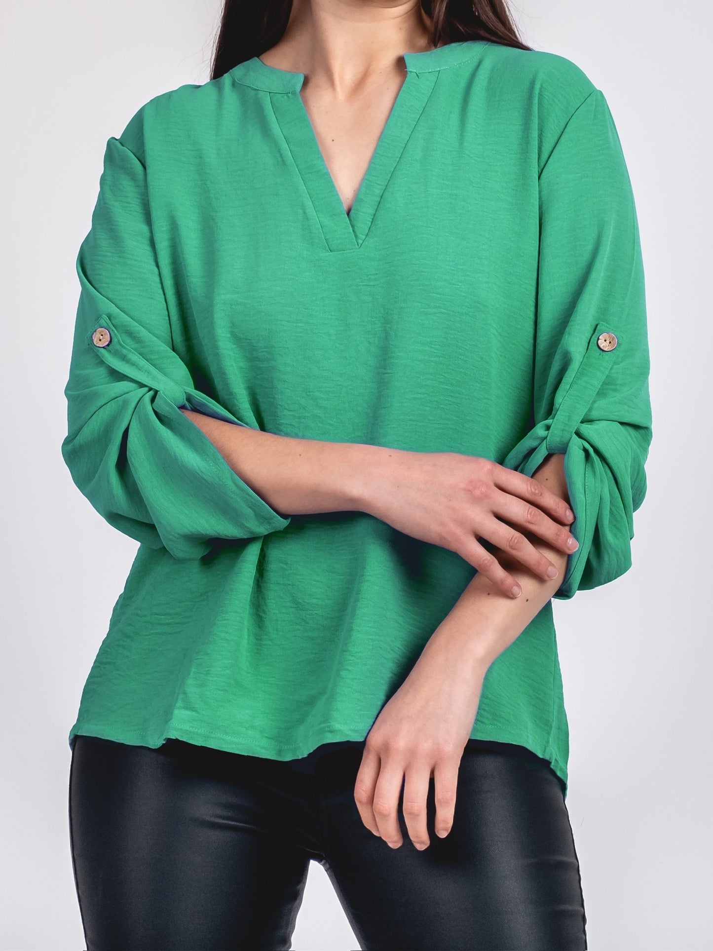 A327- Polera Manga Larga Ajustable 3/4 con Cuello Mao