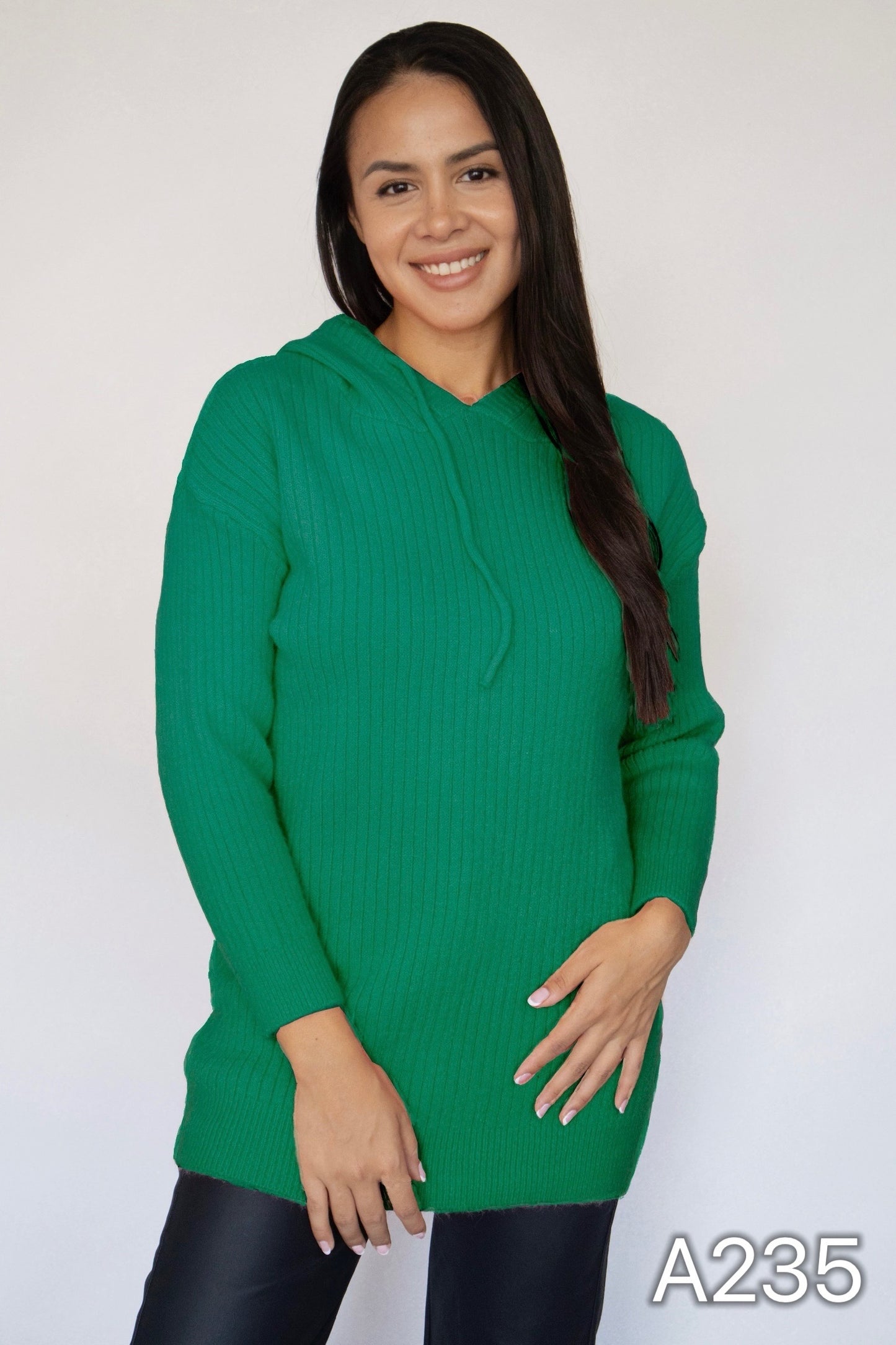 A235 - Sweater de Lana Con Gorro