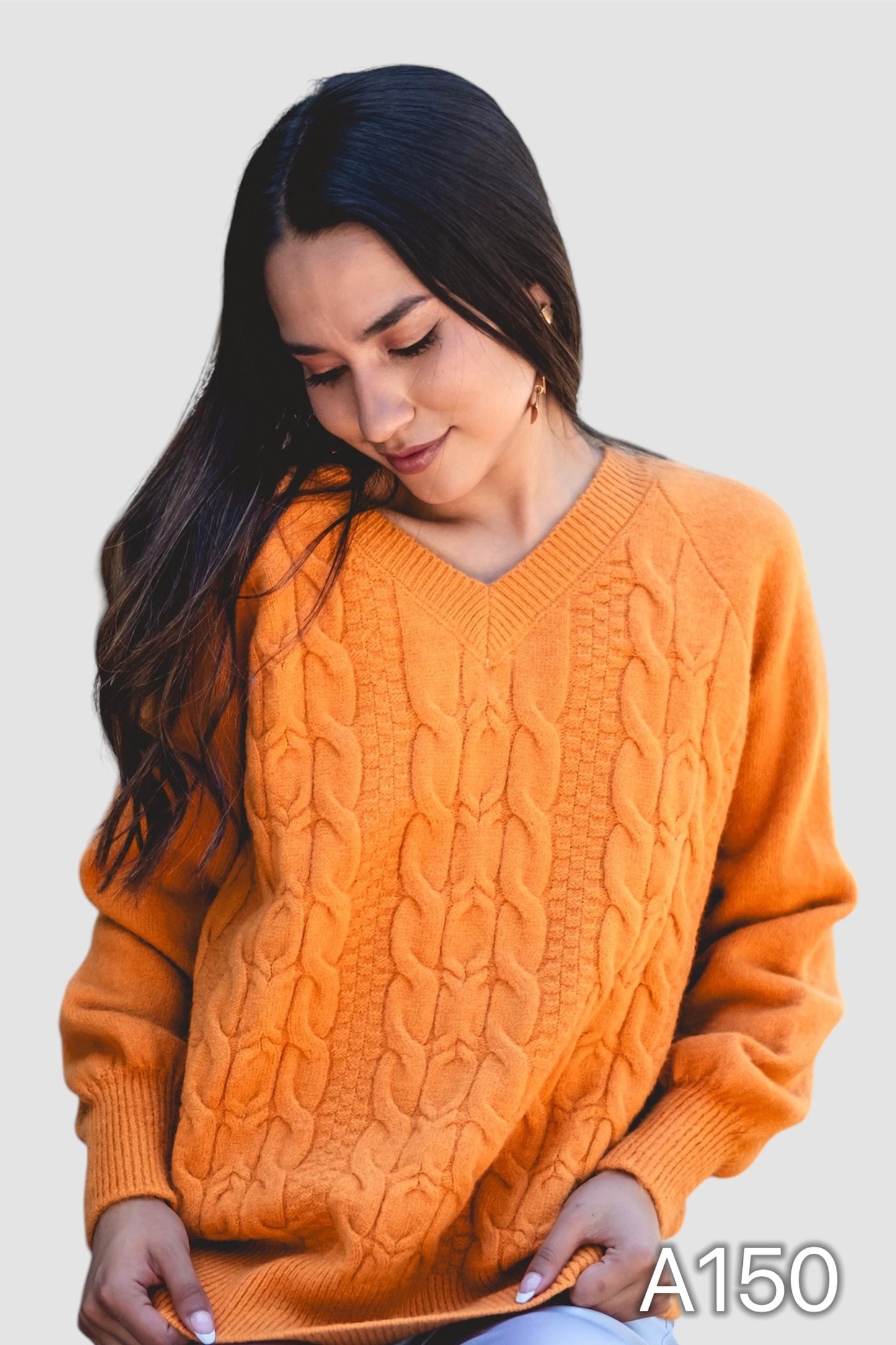 A150 - Sweater Cuello V con Diseño Trenzado