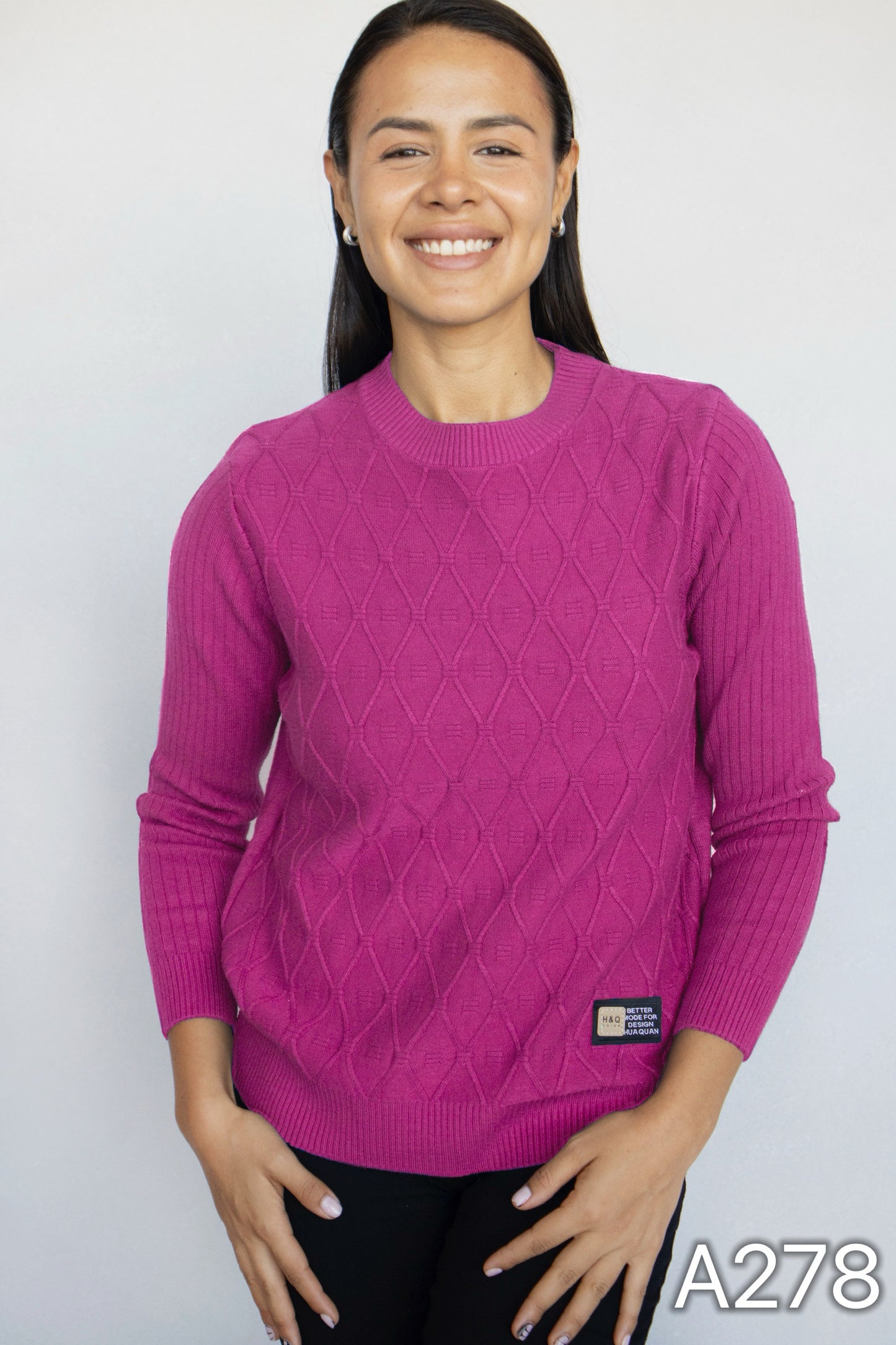 A278 - Sweater de Lana Cuello Redondo con Relieve: