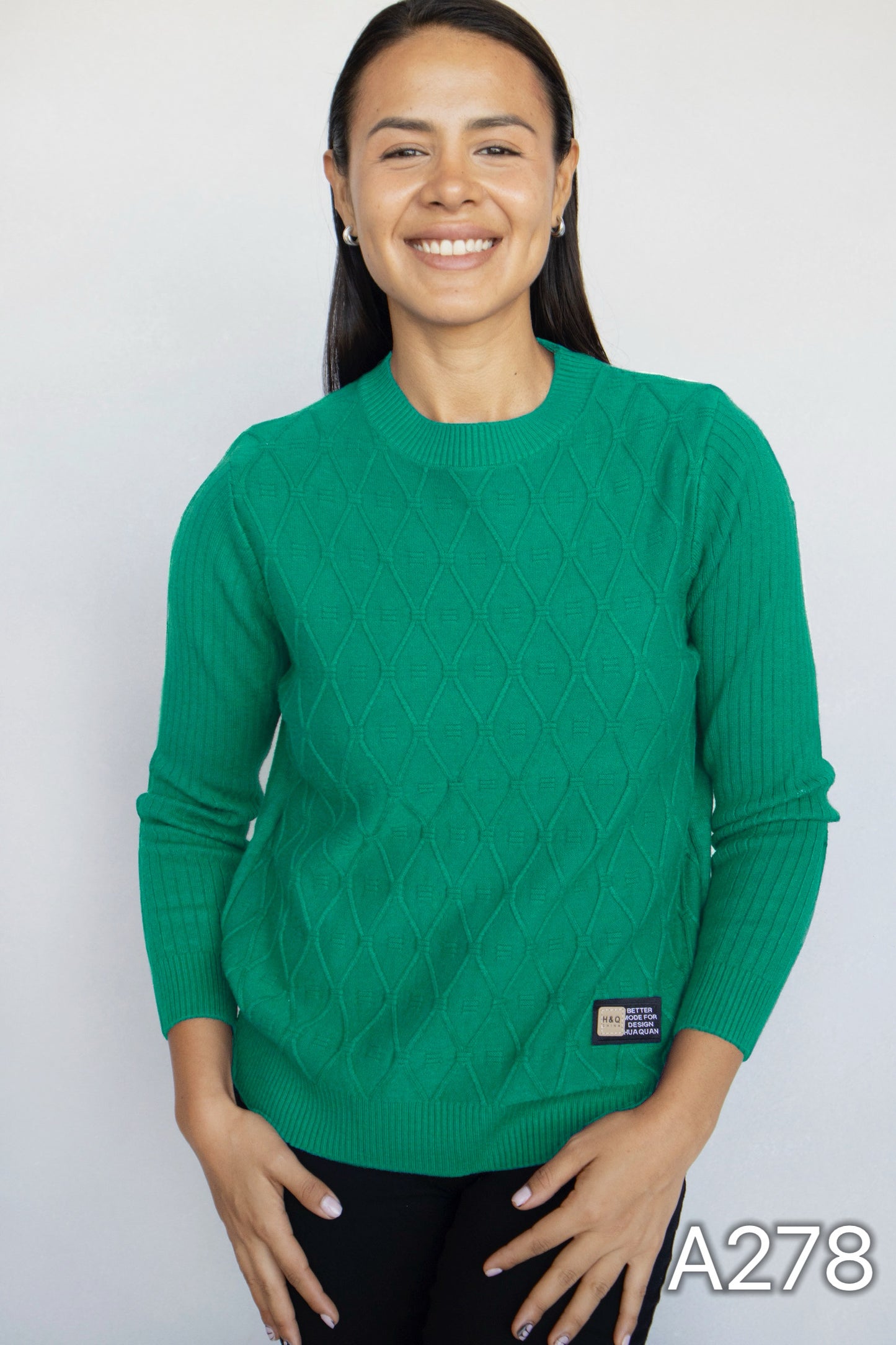 A278 - Sweater de Lana Cuello Redondo con Relieve: