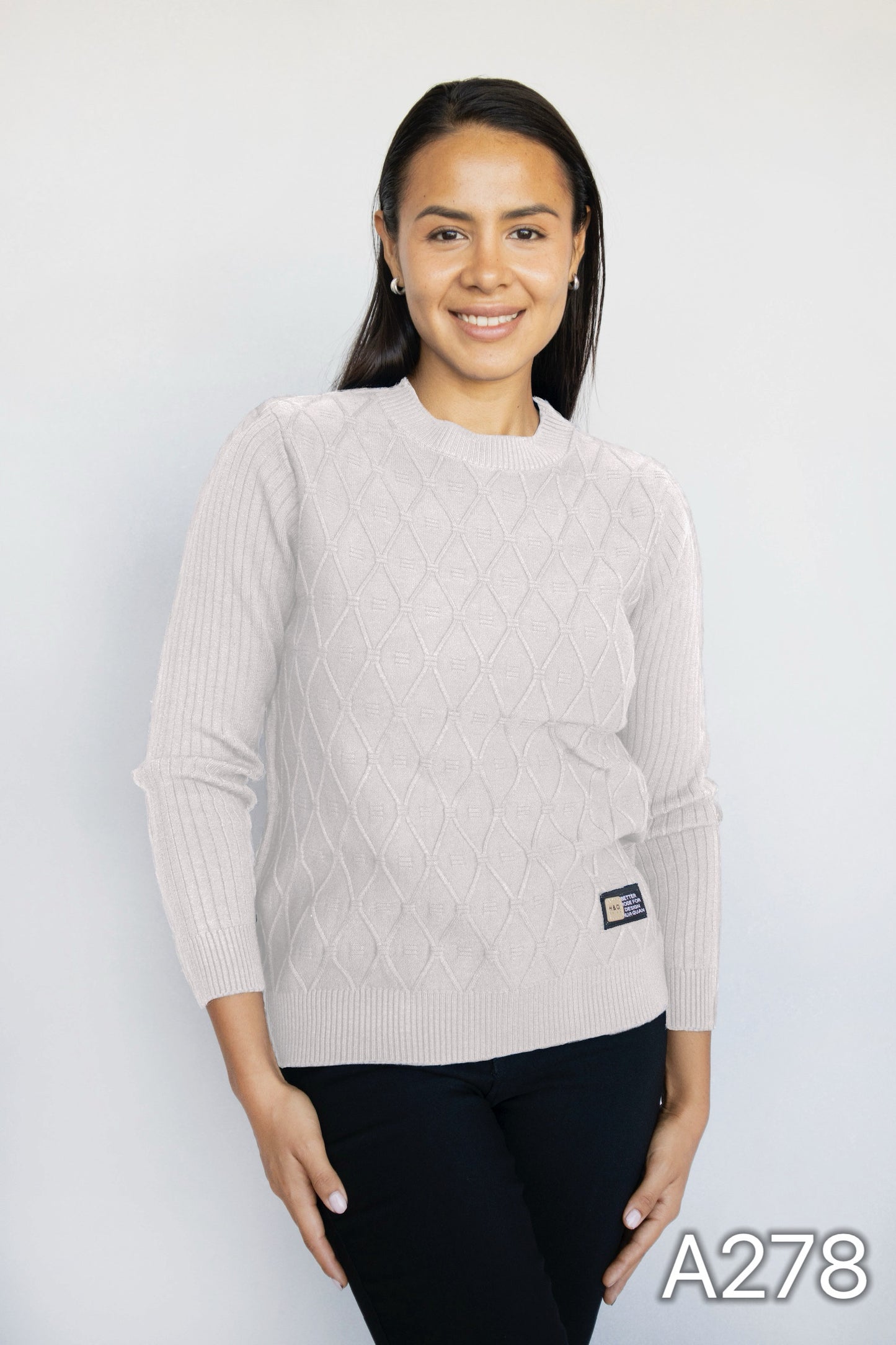 A278 - Sweater de Lana Cuello Redondo con Relieve: