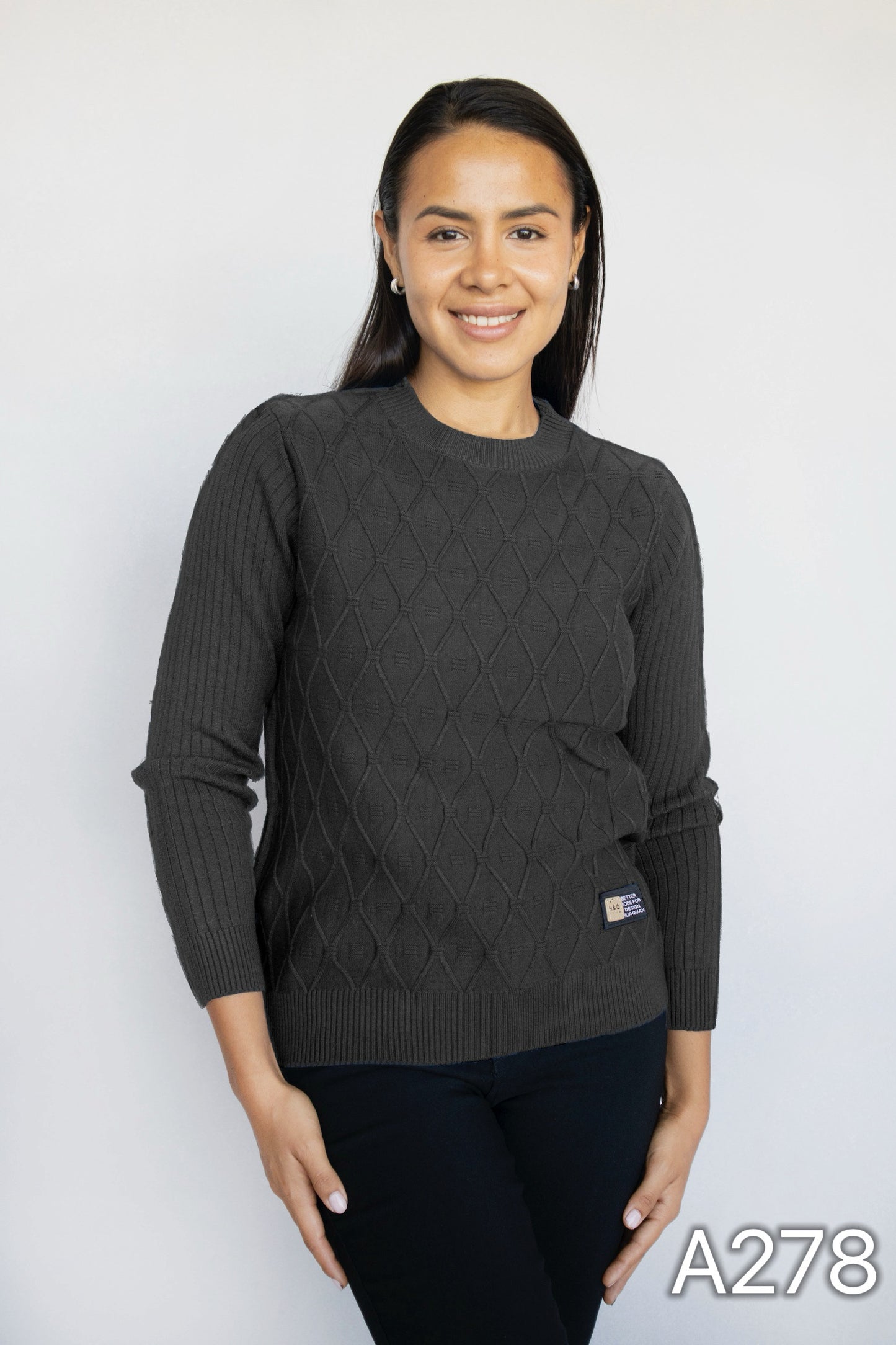 A278 - Sweater de Lana Cuello Redondo con Relieve: