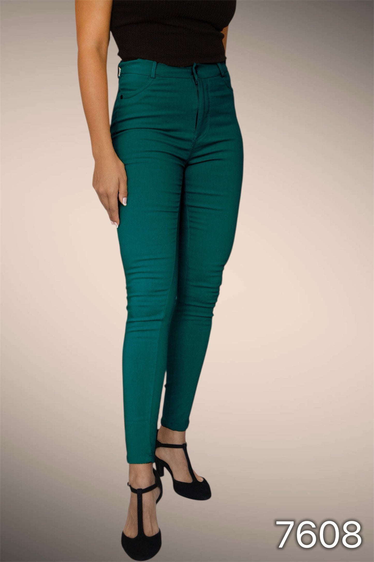 7608 - Pantalón de Gabardina de Tiro Alto y Pitillo