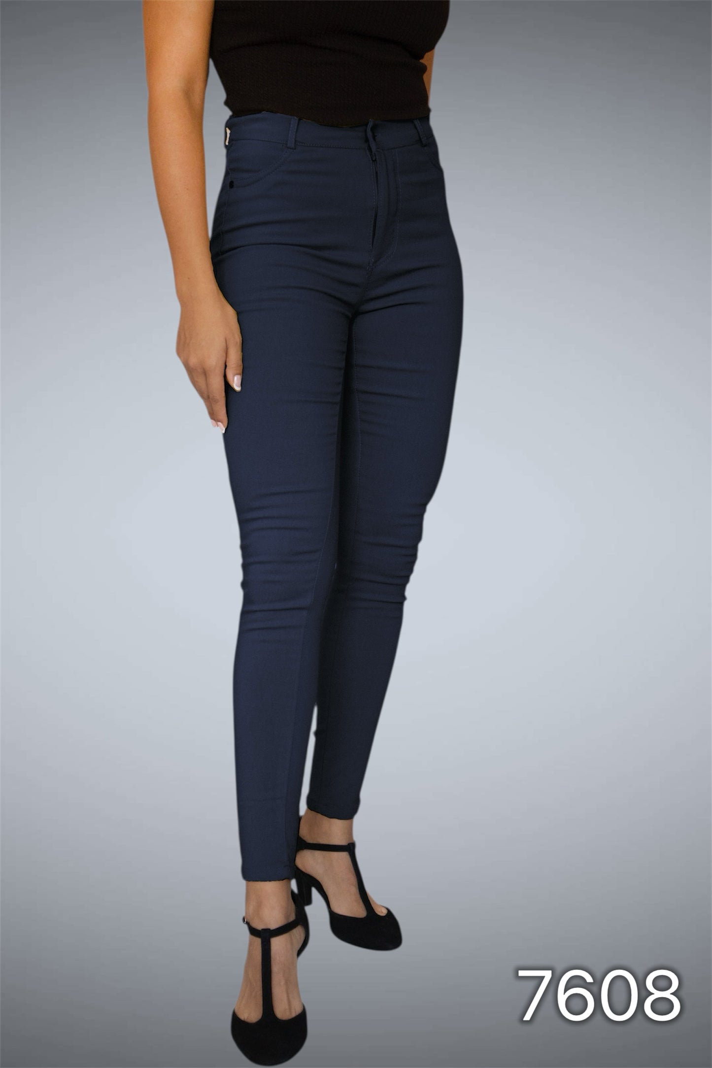 7608 - Pantalón de Gabardina de Tiro Alto y Pitillo