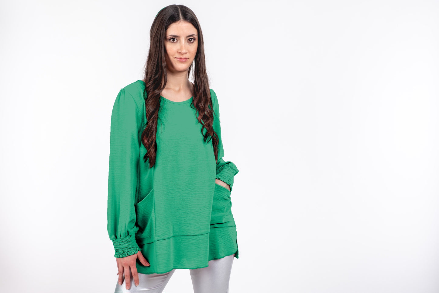 A283 - Polera Manga Larga Puño Elasticado Cuello Redondo y Bolsillos