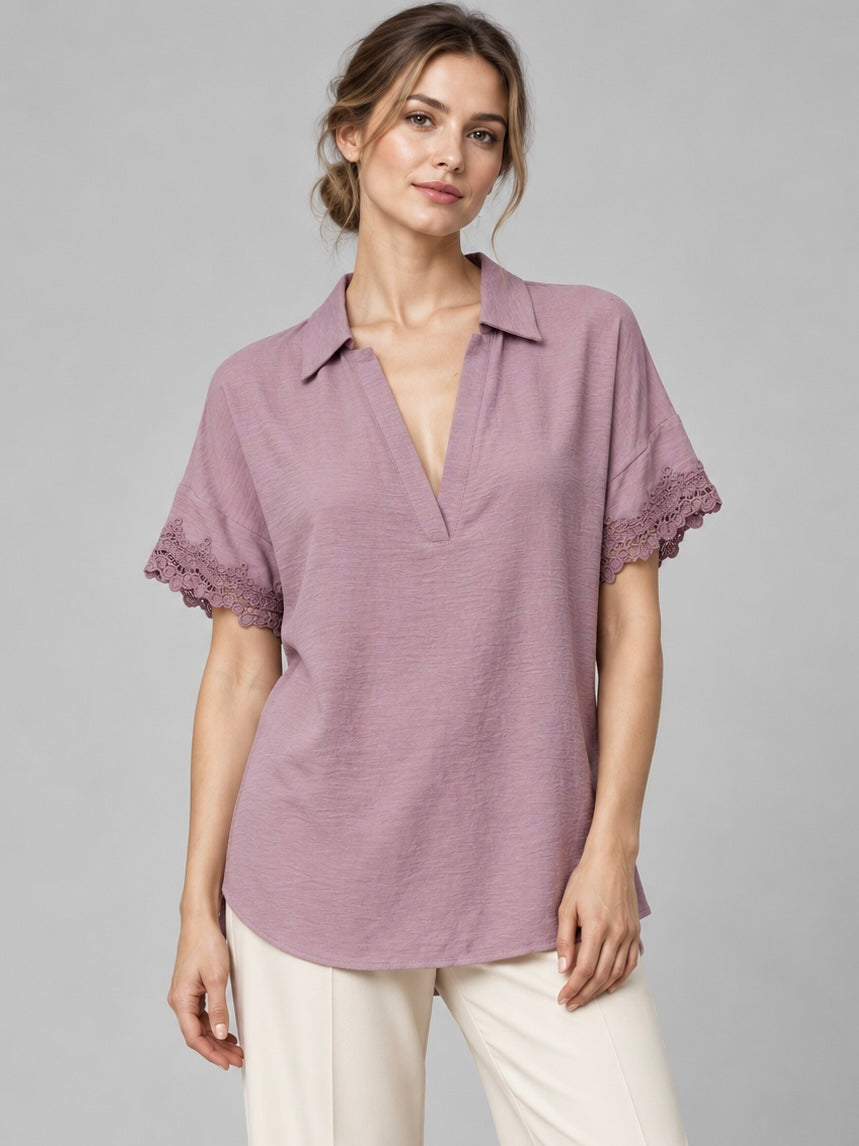 A482- Polera tipo Blusa con Encaje