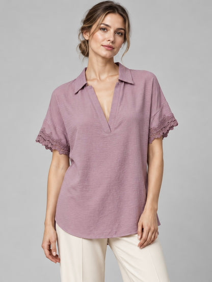 A482- Polera tipo Blusa con Encaje