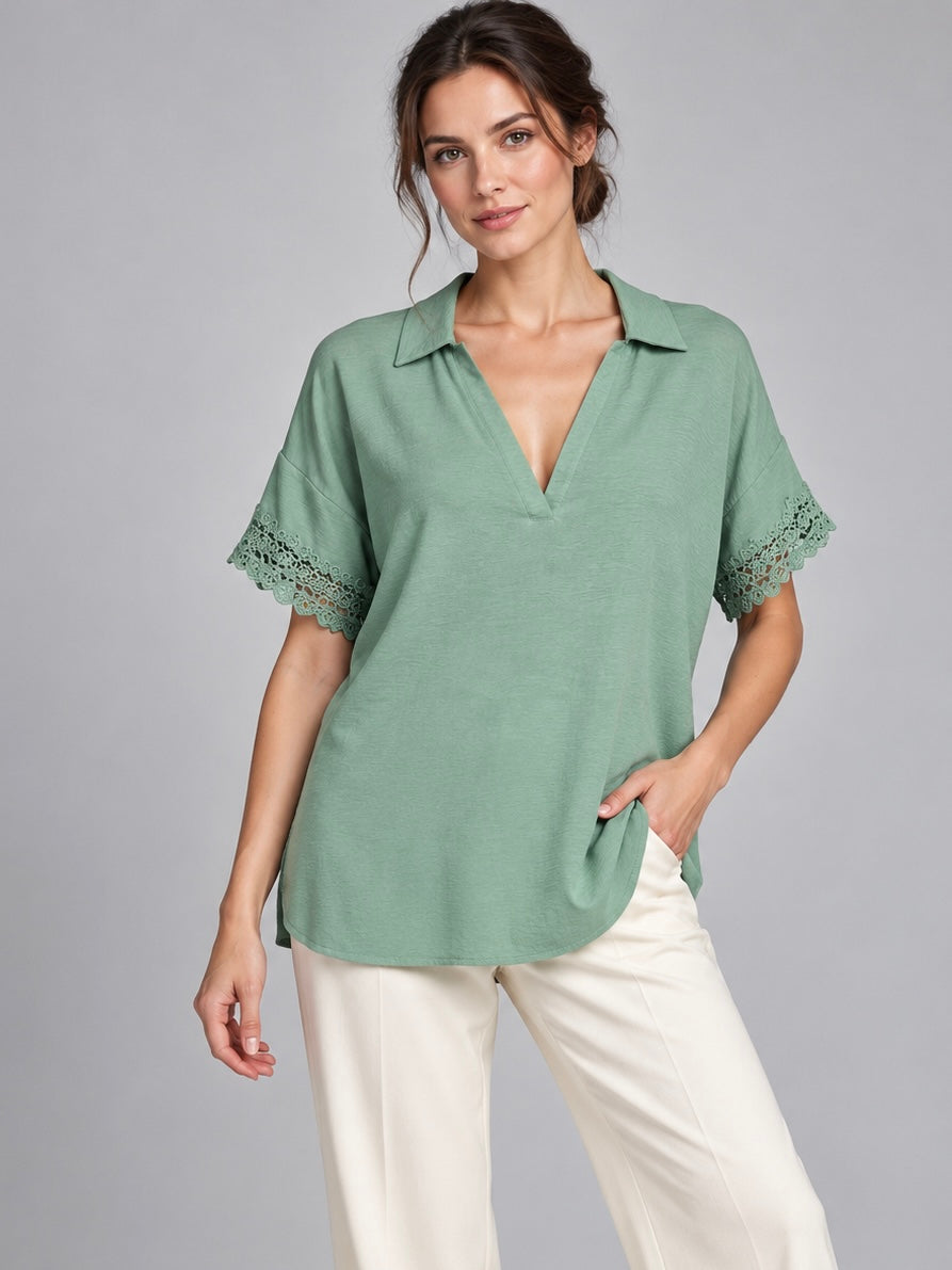 A482- Polera tipo Blusa con Encaje