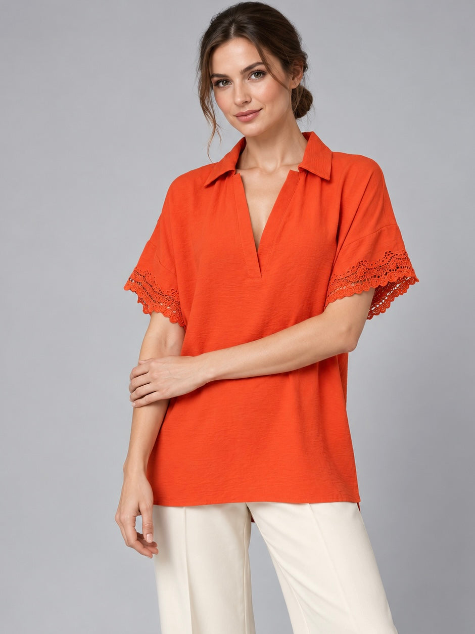 A482- Polera tipo Blusa con Encaje