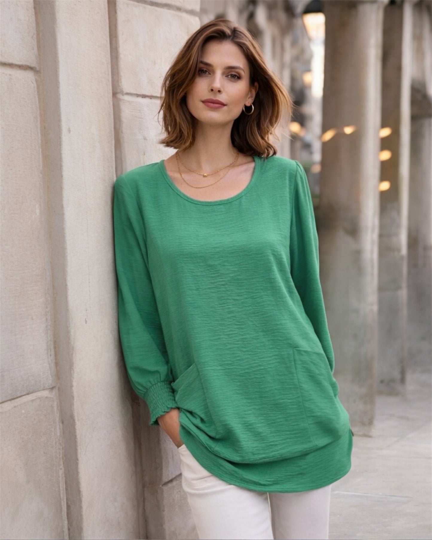 A283 - Polera Manga Larga Puño Elasticado Cuello Redondo y Bolsillos