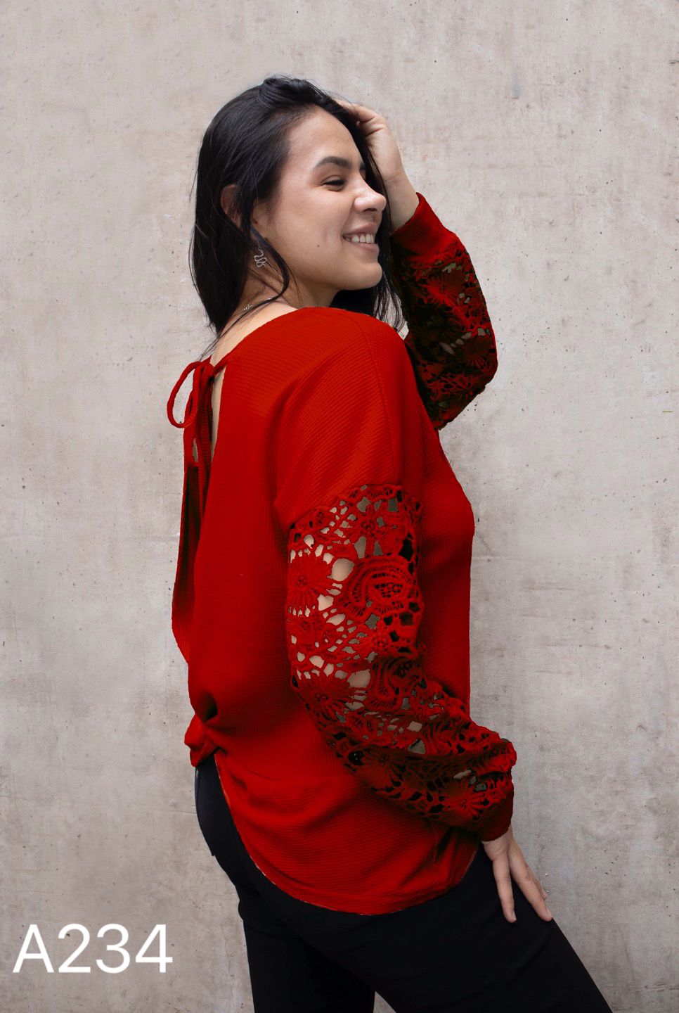 A234 - Polera Manga Larga con Broderie