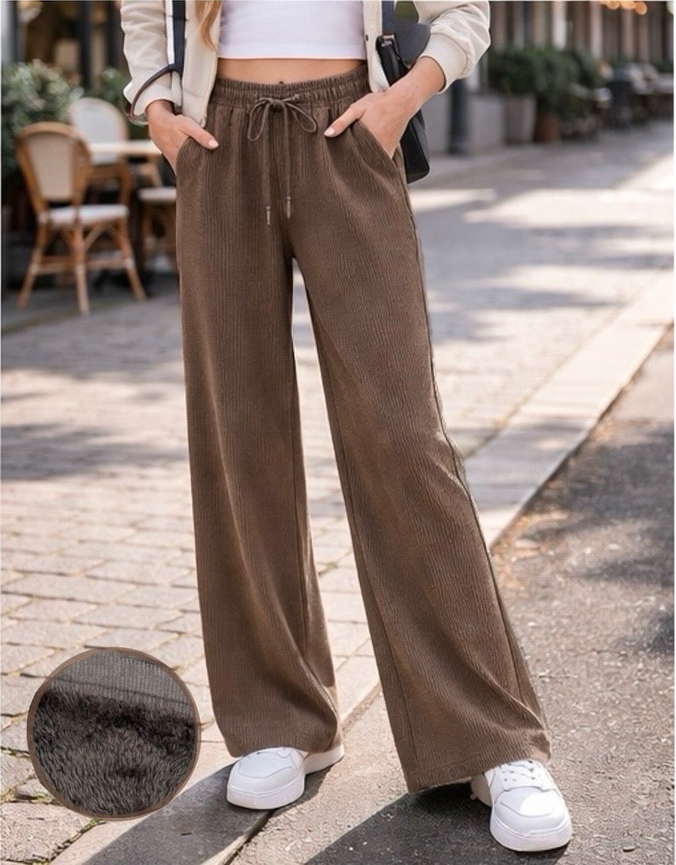 A409- Pantalón de cotele fino con piel interior