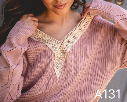 A131 - Sweater de Lana, Cuello Dorado y Mangas  Calado