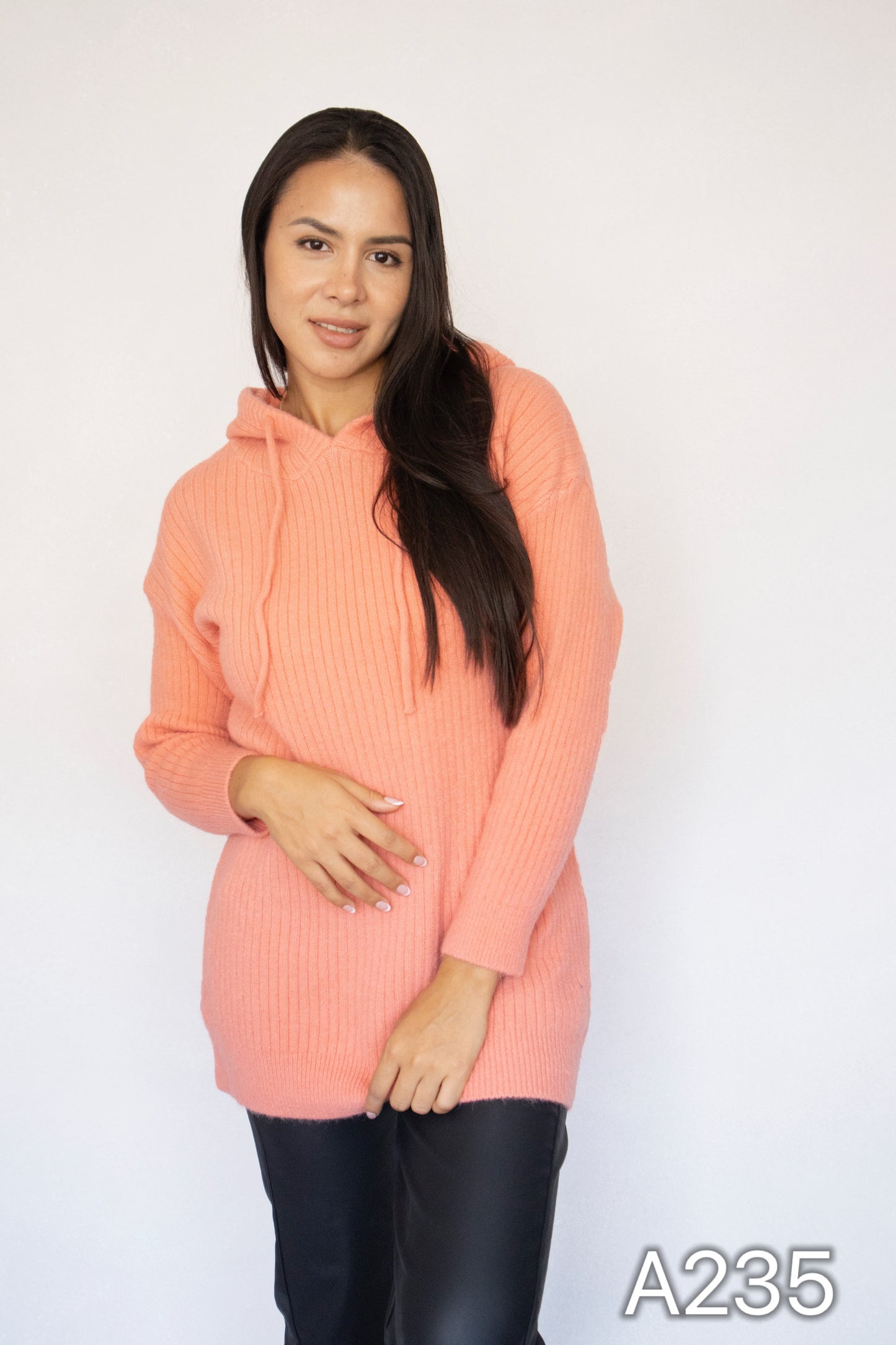 A235 - Sweater de Lana Con Gorro