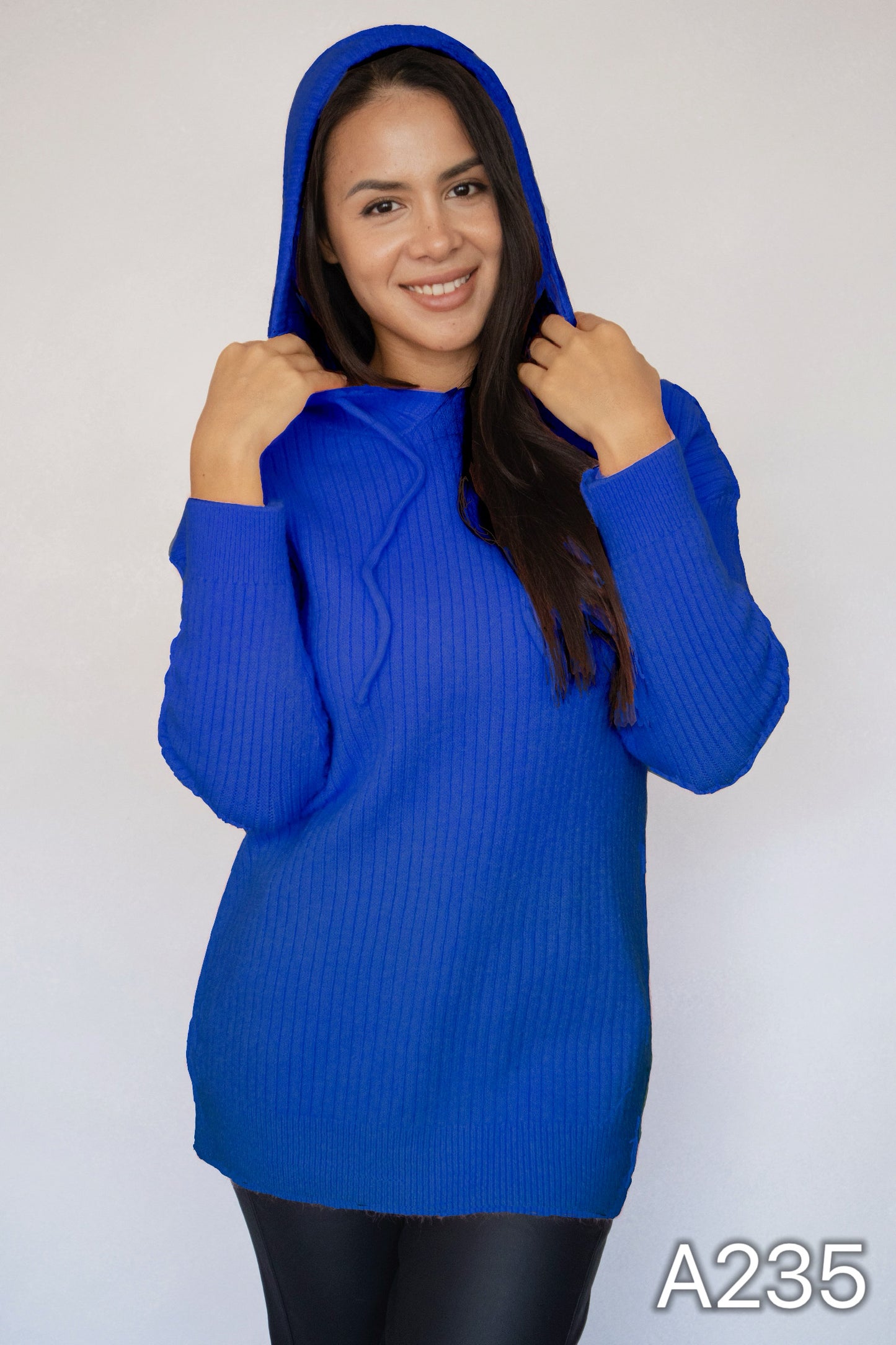 A235 - Sweater de Lana Con Gorro