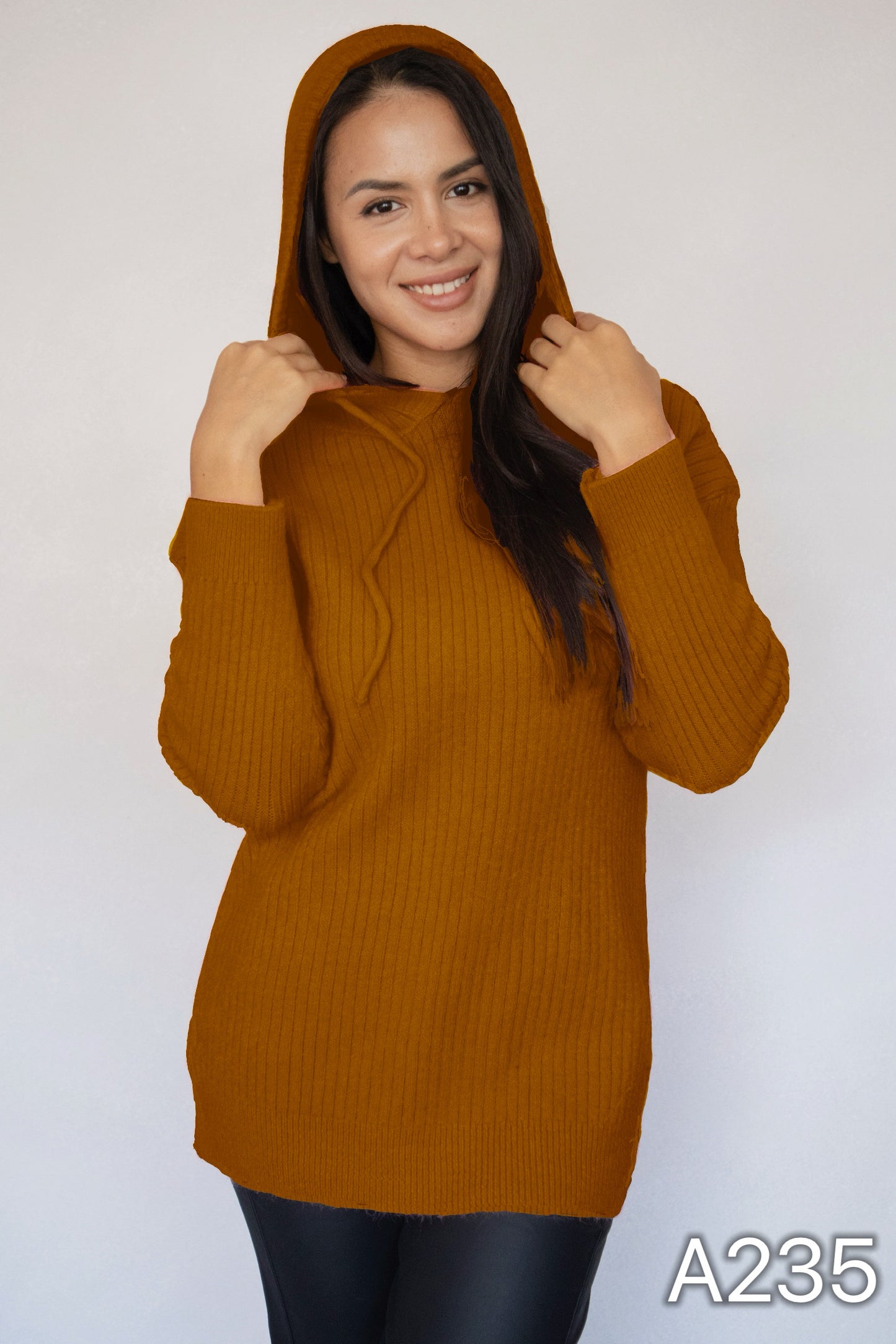 A235 - Sweater de Lana Con Gorro