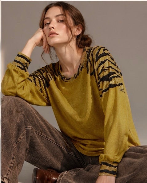 2497- Polera Lanilla Estampada
