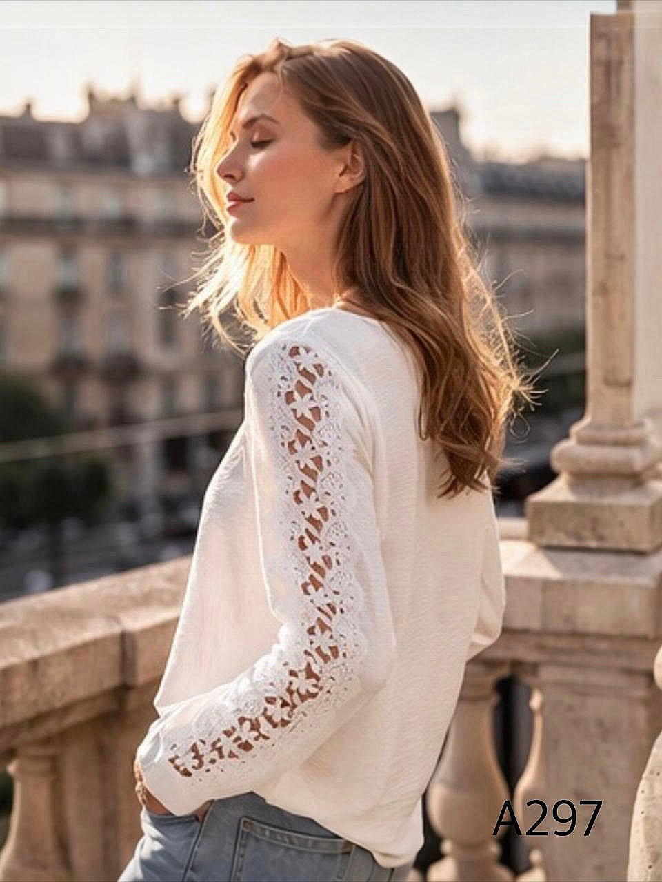 A297  - Polera Manga Larga con Detalle de Encaje