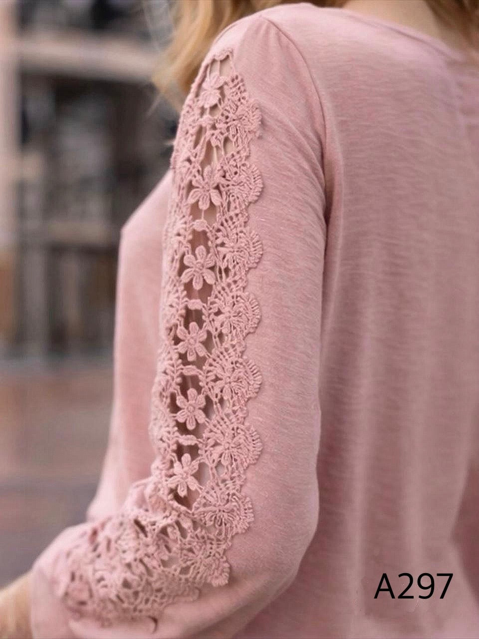 A297  - Polera Manga Larga con Detalle de Encaje