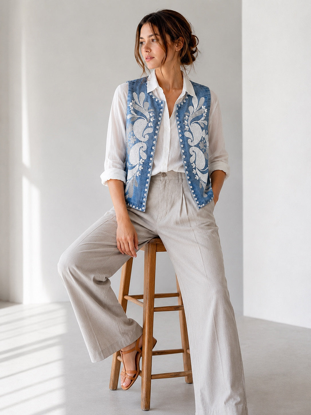 A269 - Gilet de Mezclilla con Bordado