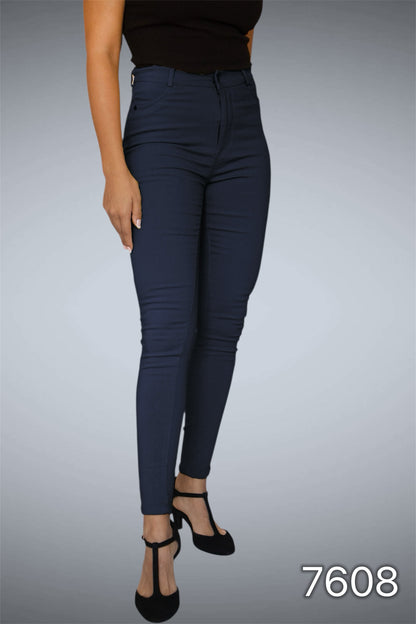 7608 - Pantalón de Gabardina de  Tiro Alto y Pitillo