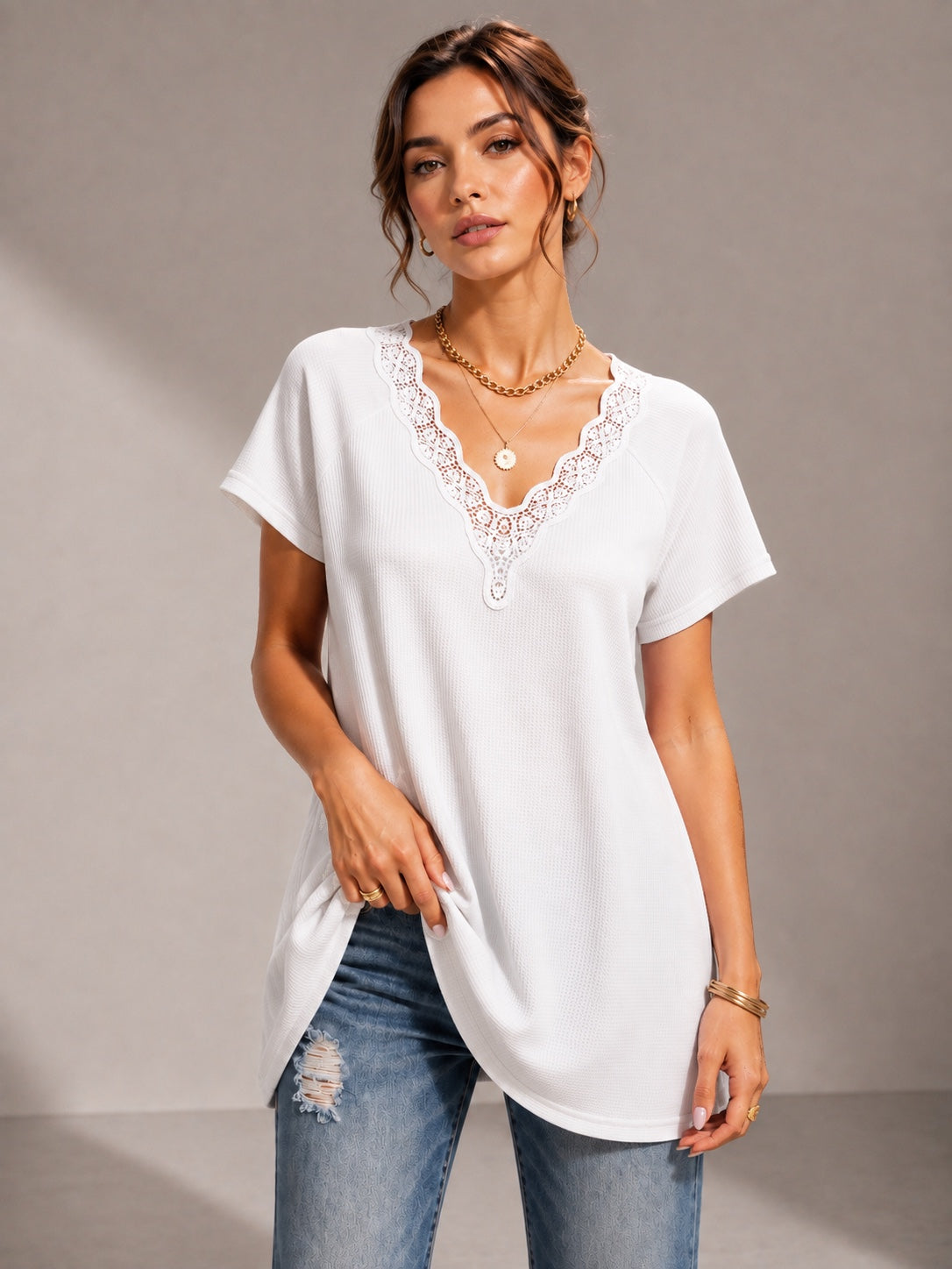 A274 - Polera de cuello en V con encaje