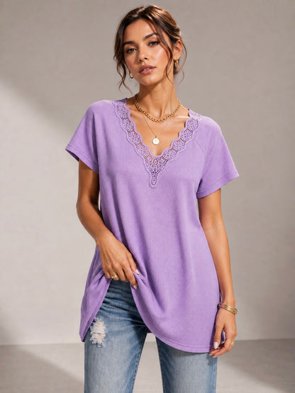 A274 - Polera de cuello en V con encaje