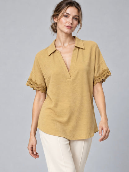 A482- Polera tipo Blusa con Encaje