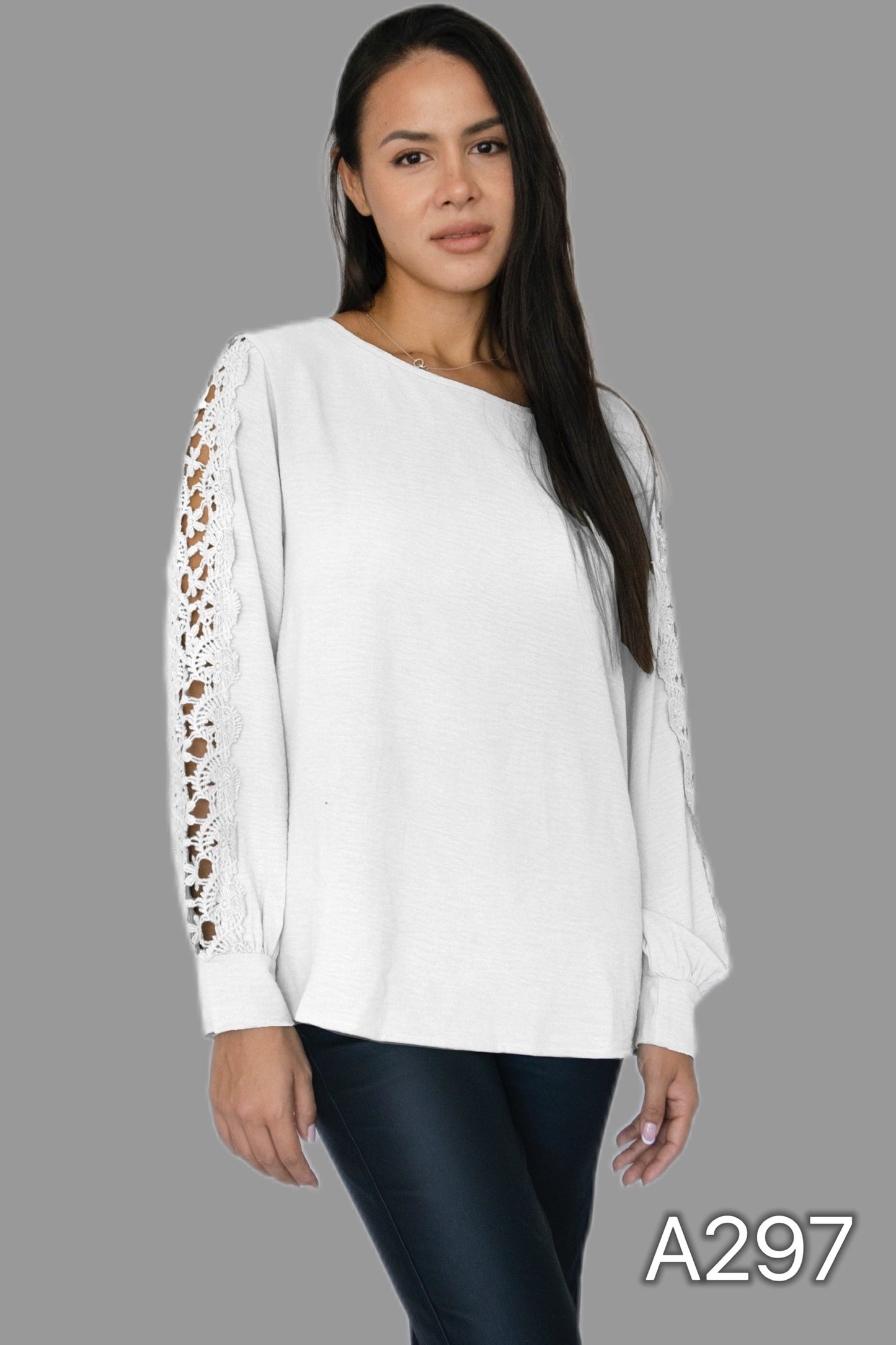 A297  - Polera Manga Larga con Detalle de Encaje