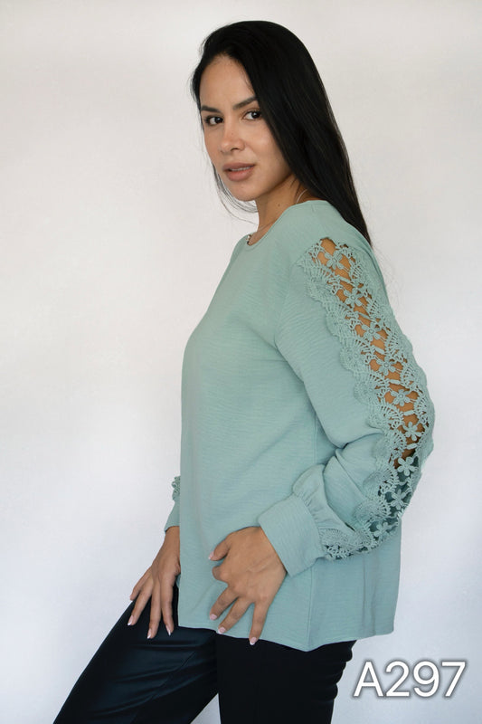 A297  - Polera Manga Larga con Detalle de Encaje