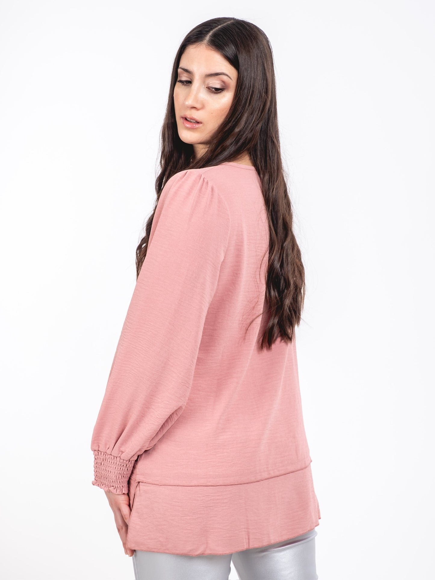 A283 - Polera Manga Larga Puño Elasticado Cuello Redondo y Bolsillos