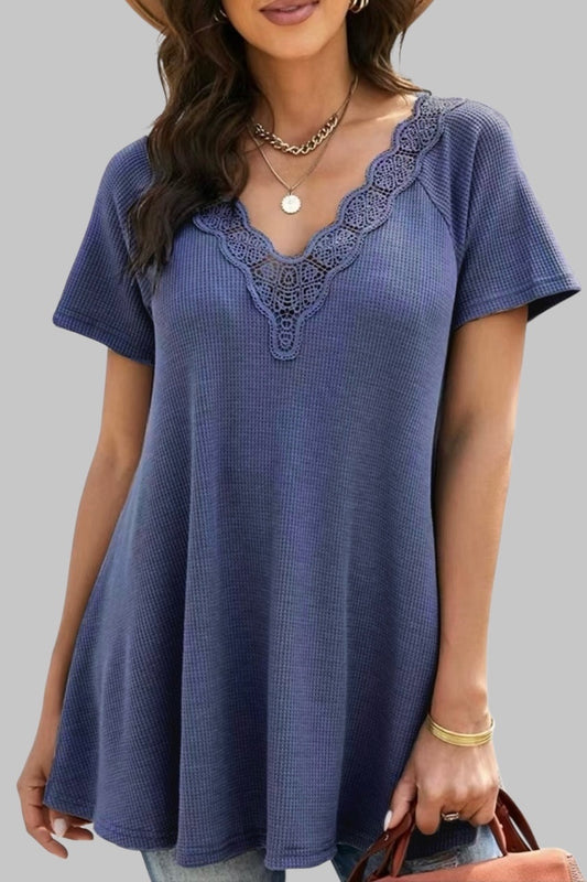 A274 - Polera de cuello en V con encaje