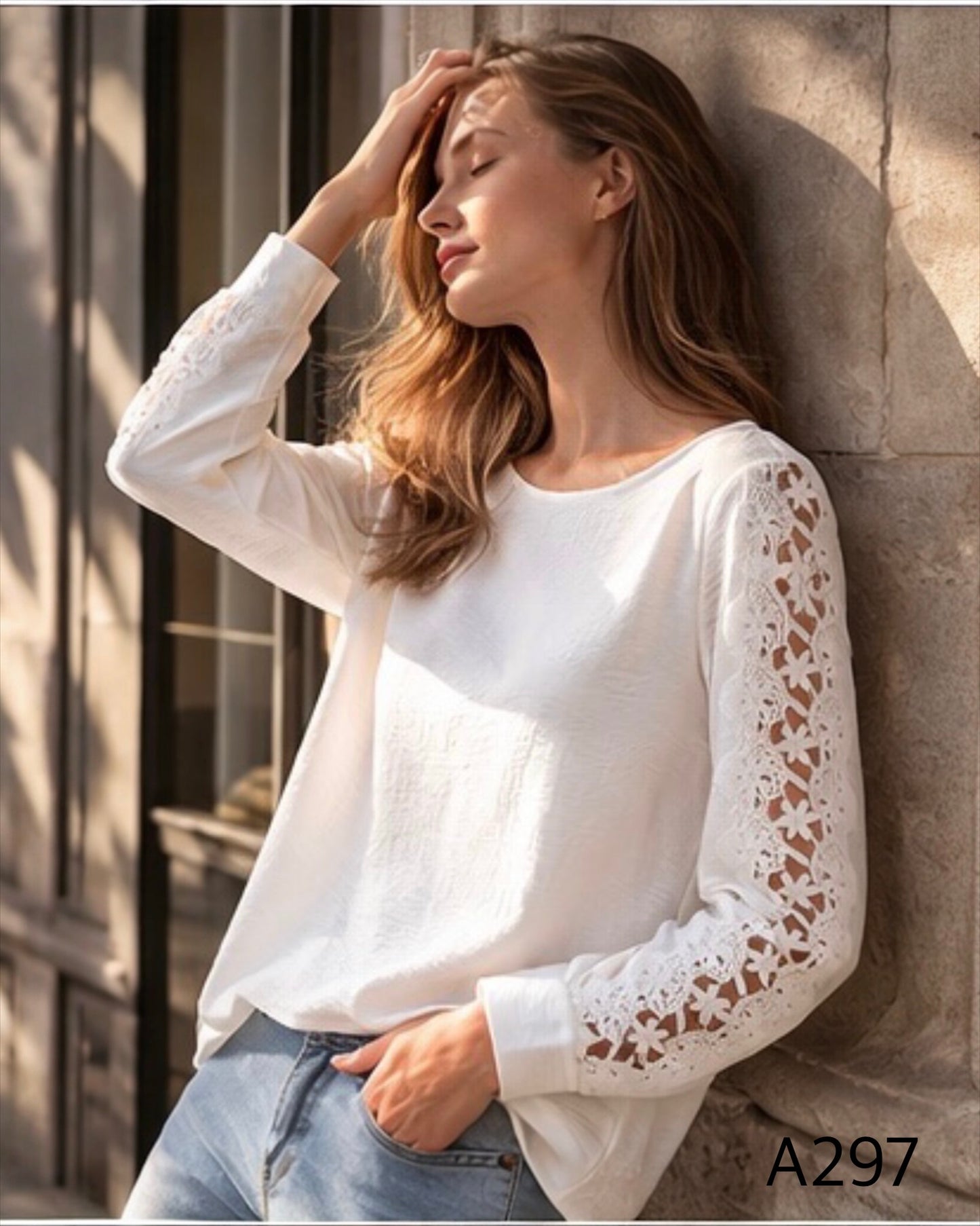 A297  - Polera Manga Larga con Detalle de Encaje