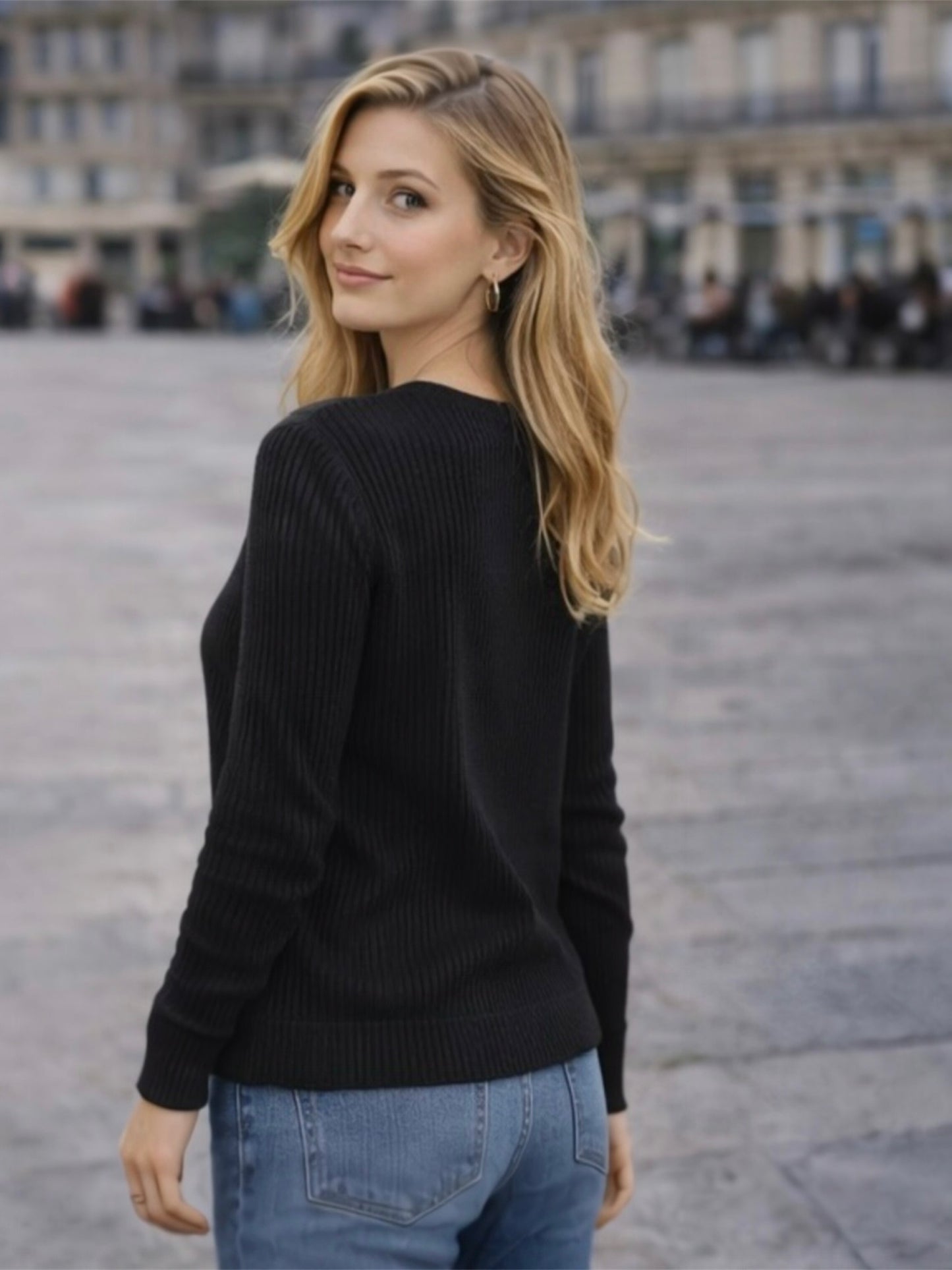 A236 -Sweater Cuello V Acanalado