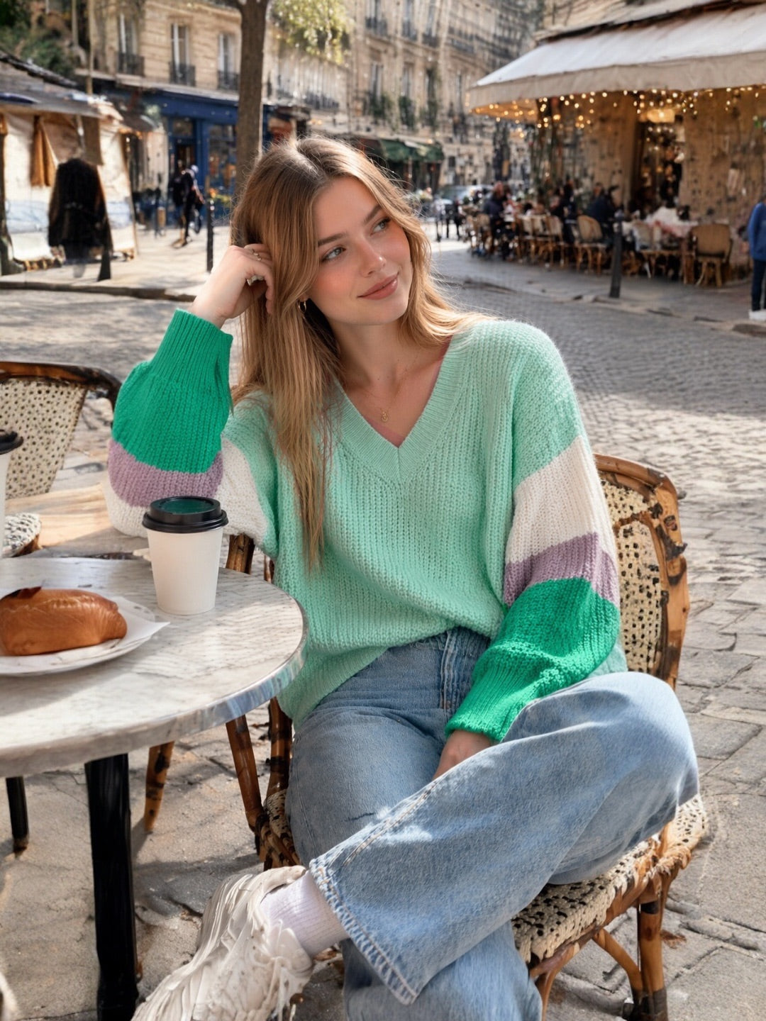 2563 - Sweater Cuello V Con Colores En Las Mangas