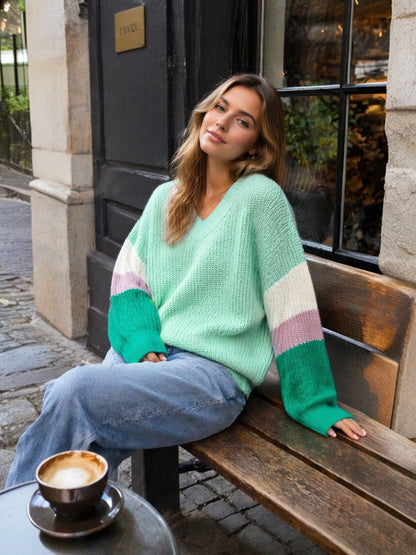 2563 - Sweater Cuello V Con Colores En Las Mangas